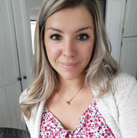 Meet your Posher, Stephanie - Picture 1 of 1